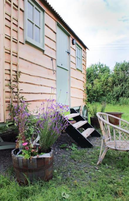 The Shepherds Hut Шрусбъри Екстериор снимка