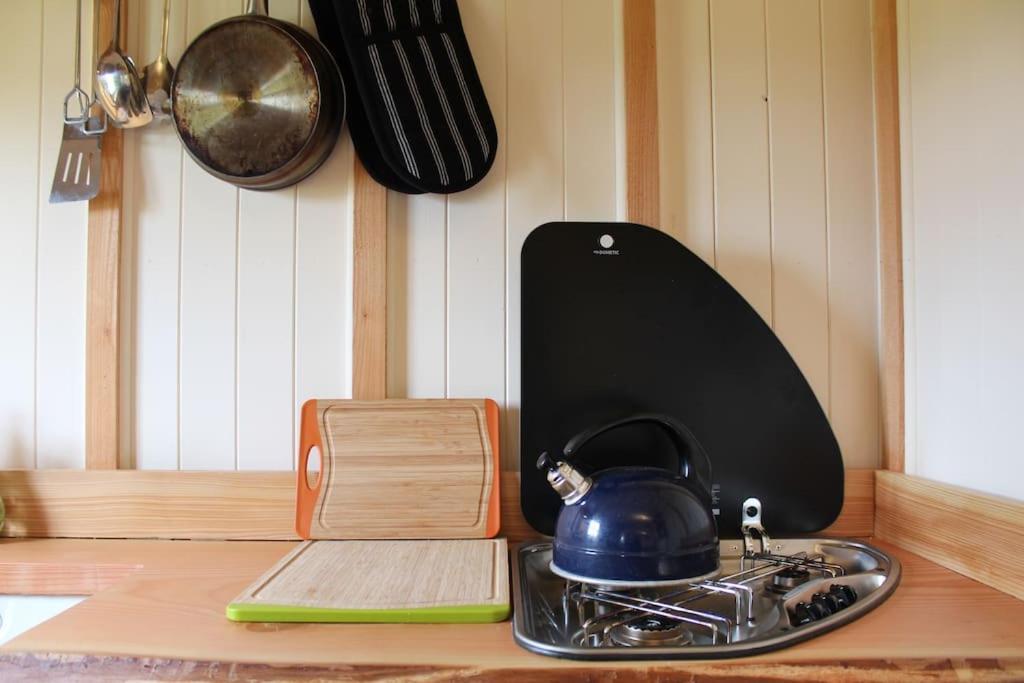 The Shepherds Hut Шрусбъри Екстериор снимка
