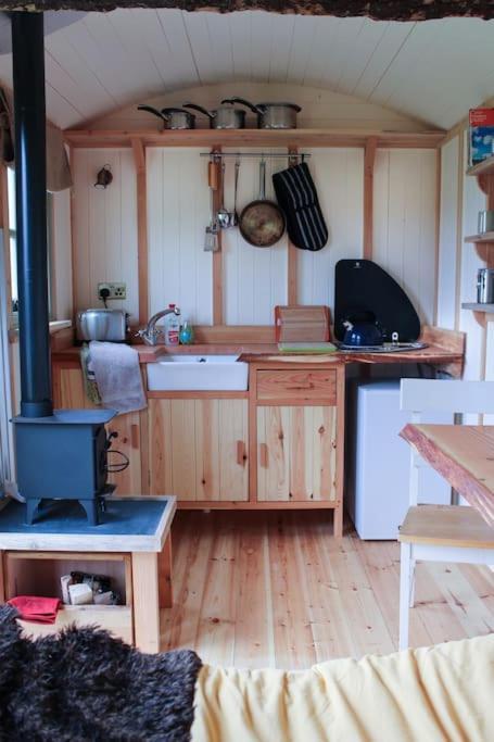 The Shepherds Hut Шрусбъри Екстериор снимка