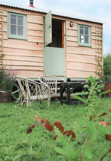 The Shepherds Hut Шрусбъри Екстериор снимка